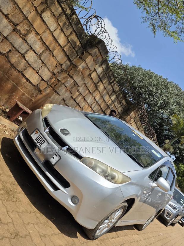 Toyota Wish 2010 Silver