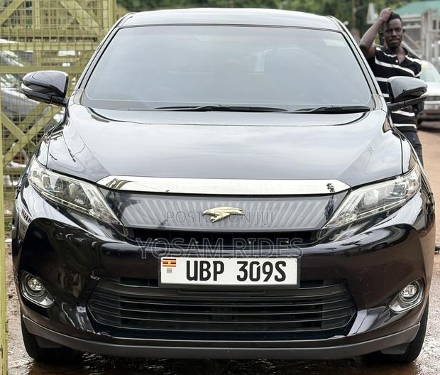 Toyota Harrier 2.0 2015