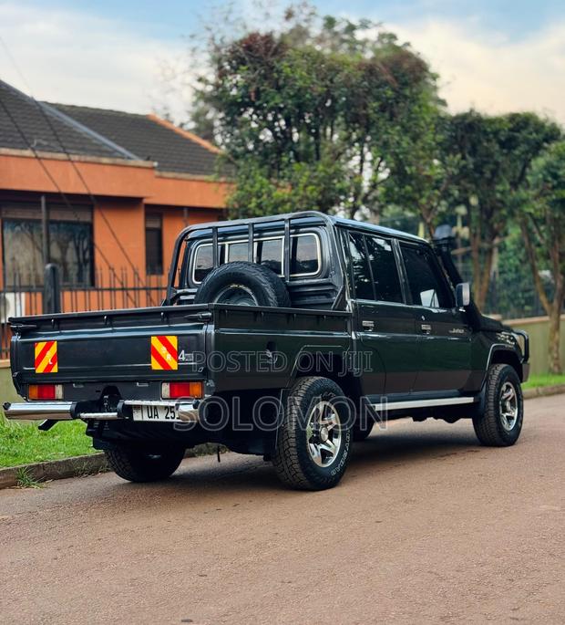 Toyota Land Cruiser 79 Series 2018 Green