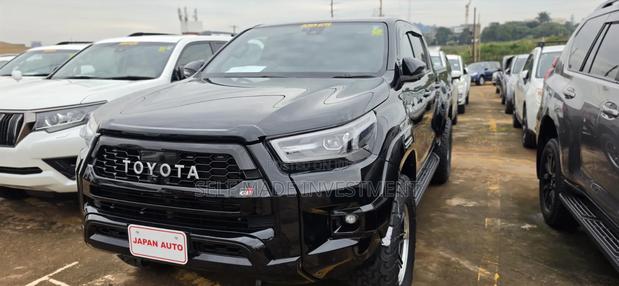 Toyota Hilux 2022 Black