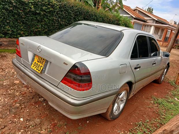 Mercedes-Benz C200 2002 Silver