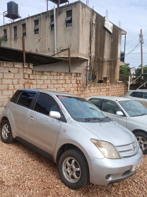 Toyota IST 2015 Silver