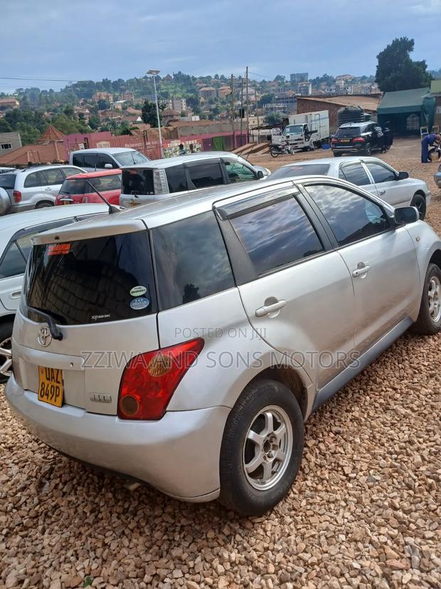 Toyota IST 2015 Silver