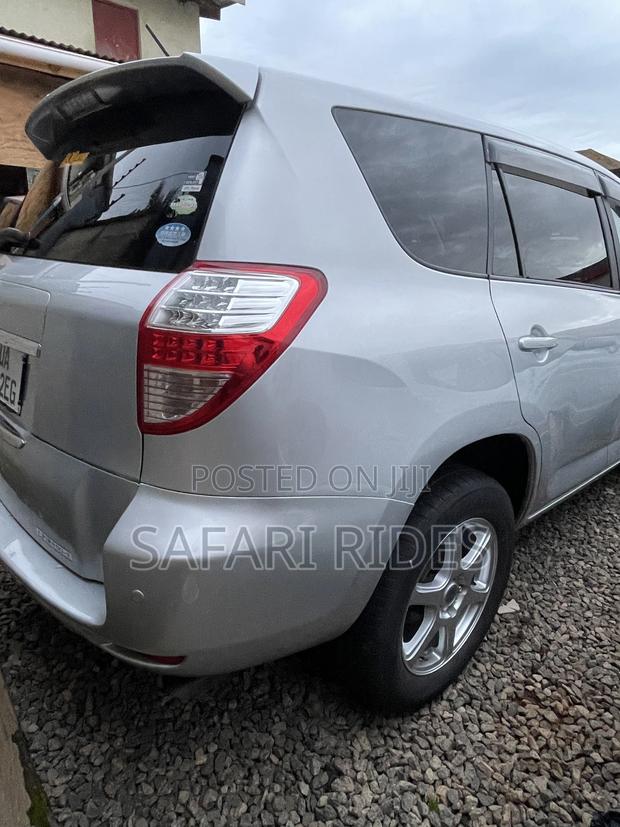 Toyota Vanguard 2008 Silver