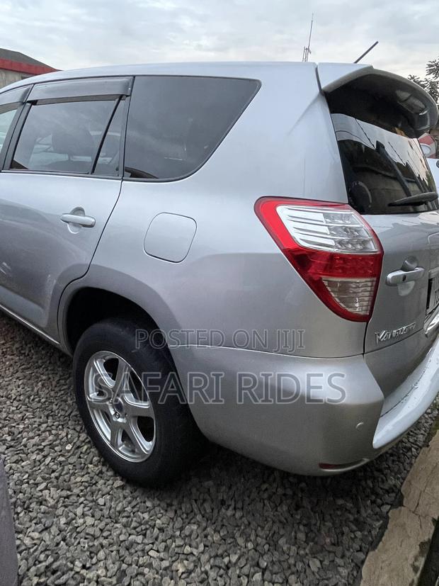 Toyota Vanguard 2008 Silver