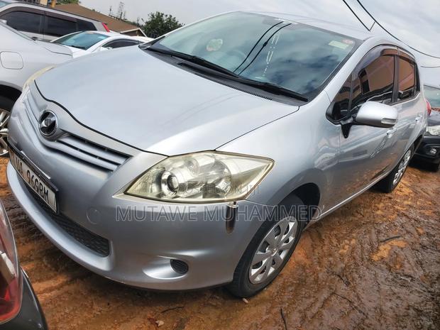 Toyota Auris 2010 Silver