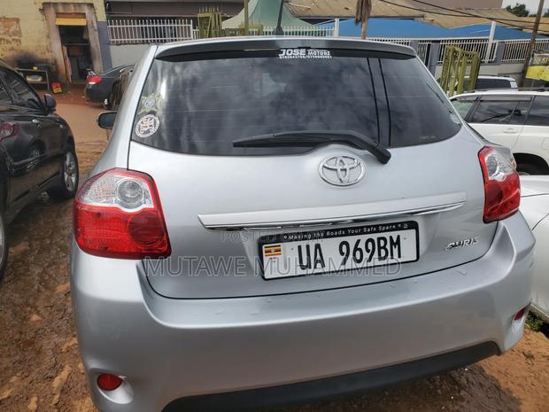 Toyota Auris 2010 Silver