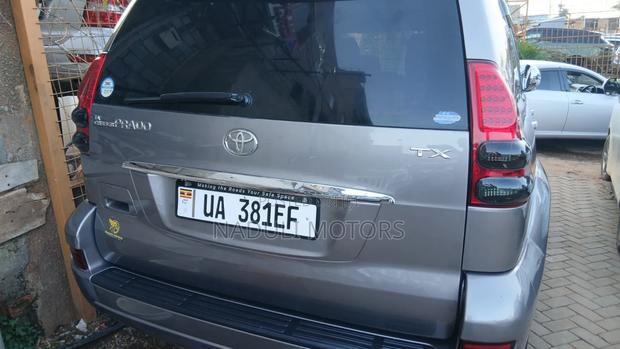 Toyota Land Cruiser Prado 2009 Gray