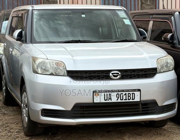 Toyota Corolla Rumion Hatchback 1.5 FWD 2012 Silver