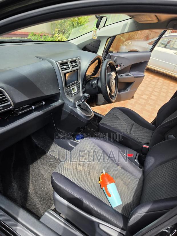 Subaru Trezia 2011 Black