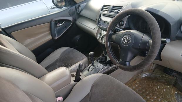 Toyota Vanguard 2010 Black