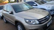 Volkswagen Tiguan 2013 Gold for sale
