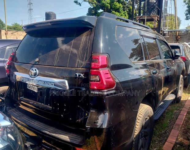 Toyota Land Cruiser Prado 2.7 2018 Black