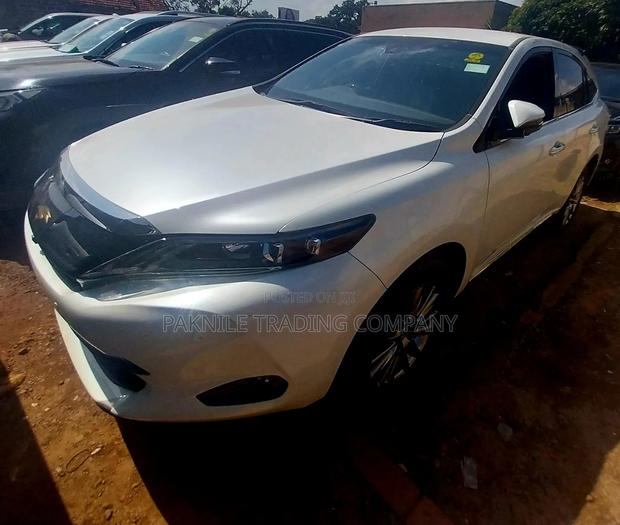 Toyota Harrier 2.0 2017 White