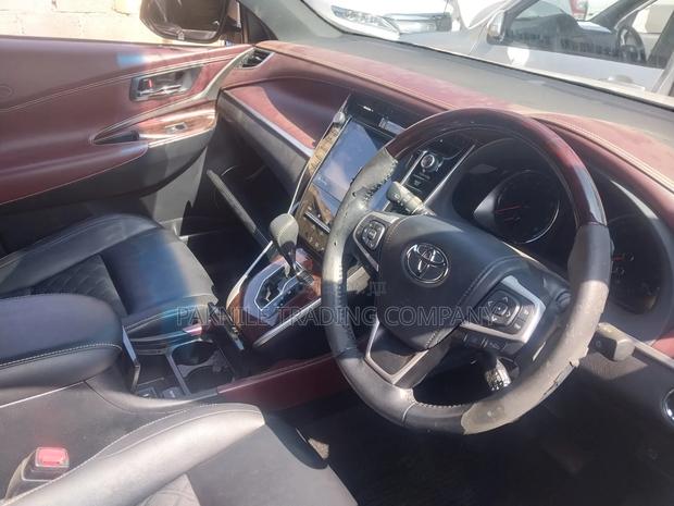 Toyota Harrier 2.0 2017 White