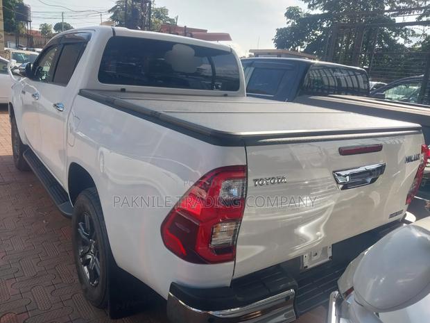 Toyota Hilux Revo Double Cab Deisel 2.4 AWD 2021 White