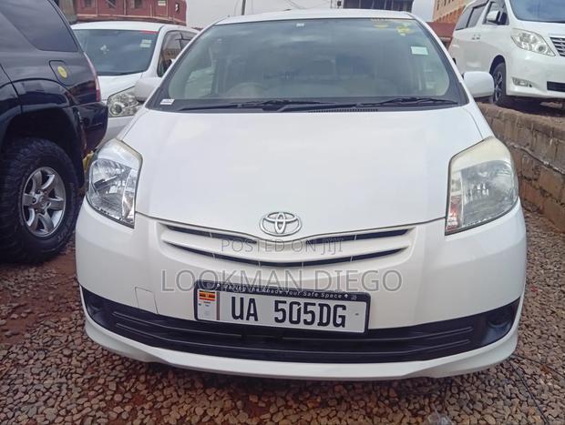 Toyota Passo Sette 1.5 AWD 2012 White