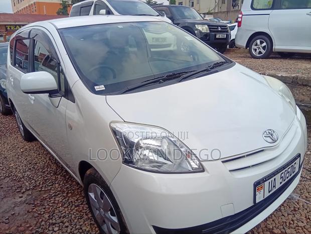 Toyota Passo Sette 1.5 AWD 2012 White