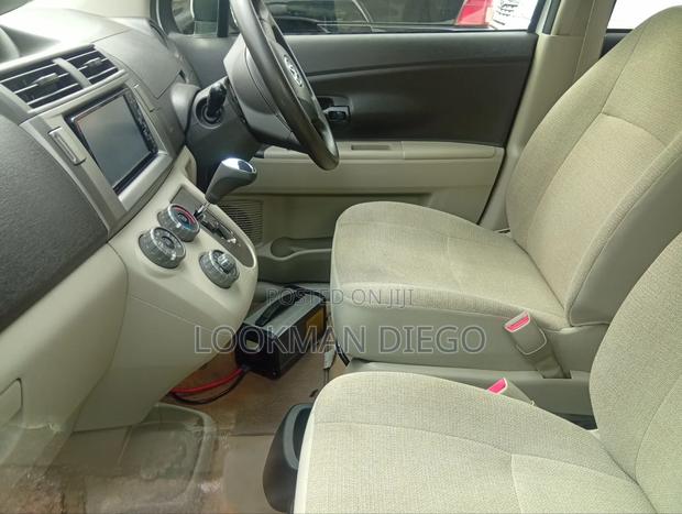 Toyota Passo Sette 1.5 AWD 2012 White