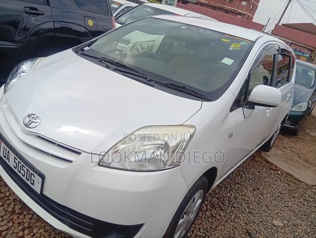Toyota Passo Sette 1.5 AWD 2012 White