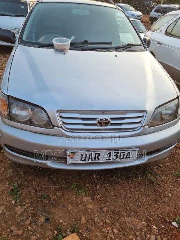 Toyota Ipsum 1999 Silver