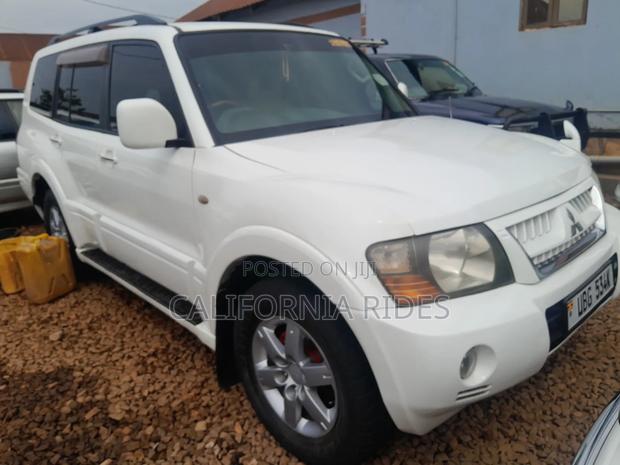 Mitsubishi Pajero 2004 White