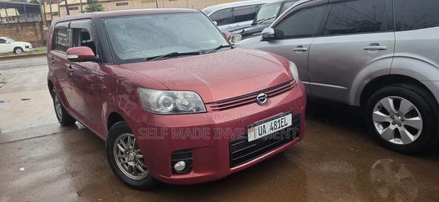 Toyota Corolla Rumion 2011 Brown
