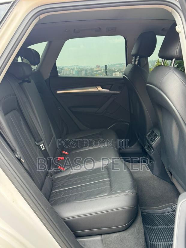 Audi Q5 2.0T Premium AWD quattro 2018 White