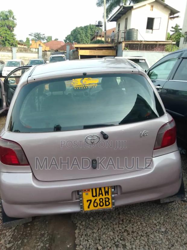 Toyota Vitz 2002 Pink
