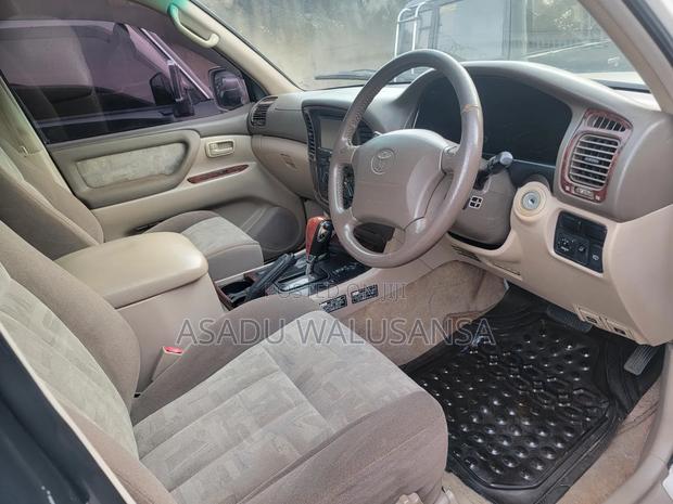 Toyota Land Cruiser 2009 White