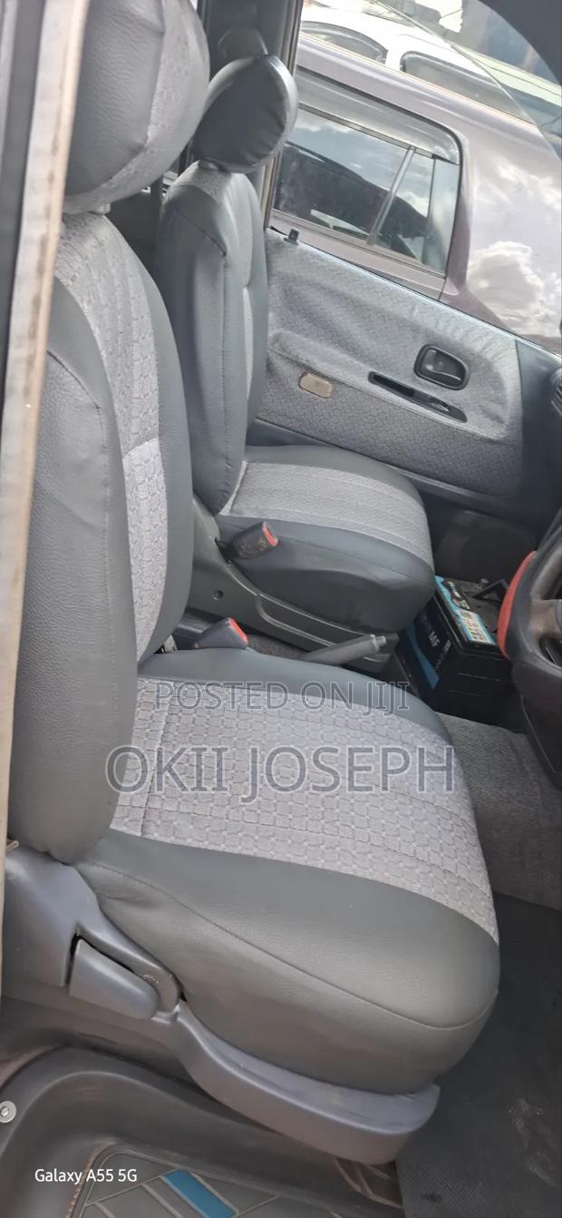 Toyota Noah 2002 Silver