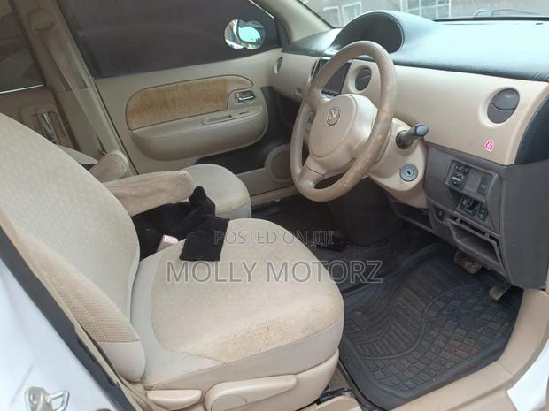 Toyota Sienta 2005 White