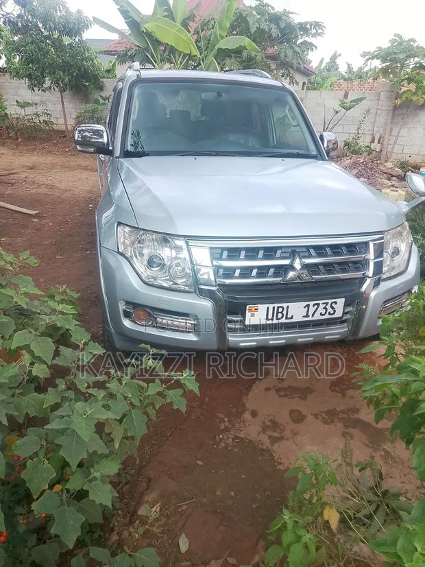 Mitsubishi Pajero 3.2 DI-D GLS 2006 Silver