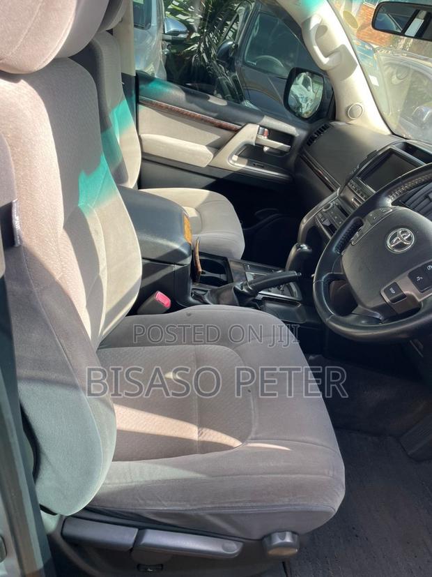 Toyota Land Cruiser 4.6 V8 ZX 2009 Silver