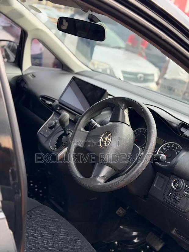 Toyota Wish 2011 Black