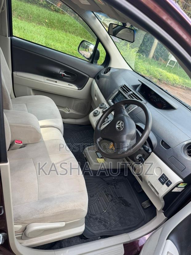 Toyota Passo Sette 2009 Burgundy