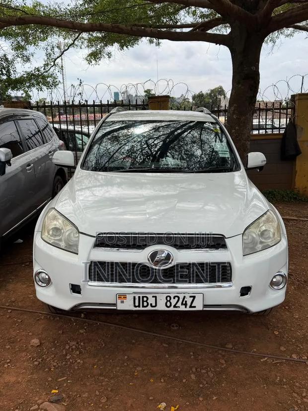 Toyota RAV4 2.4 2008 White