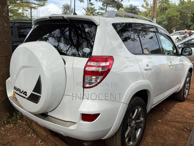 Toyota RAV4 2.4 2008 White
