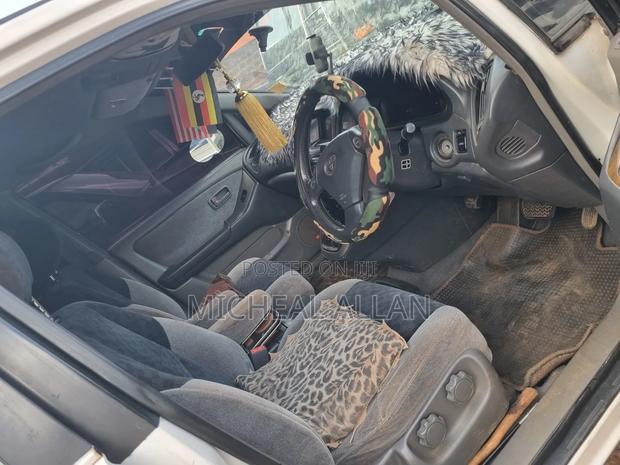 Toyota Harrier 2000 White