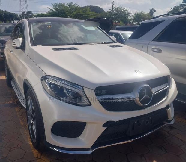 Mercedes-Benz 350D 2015 White