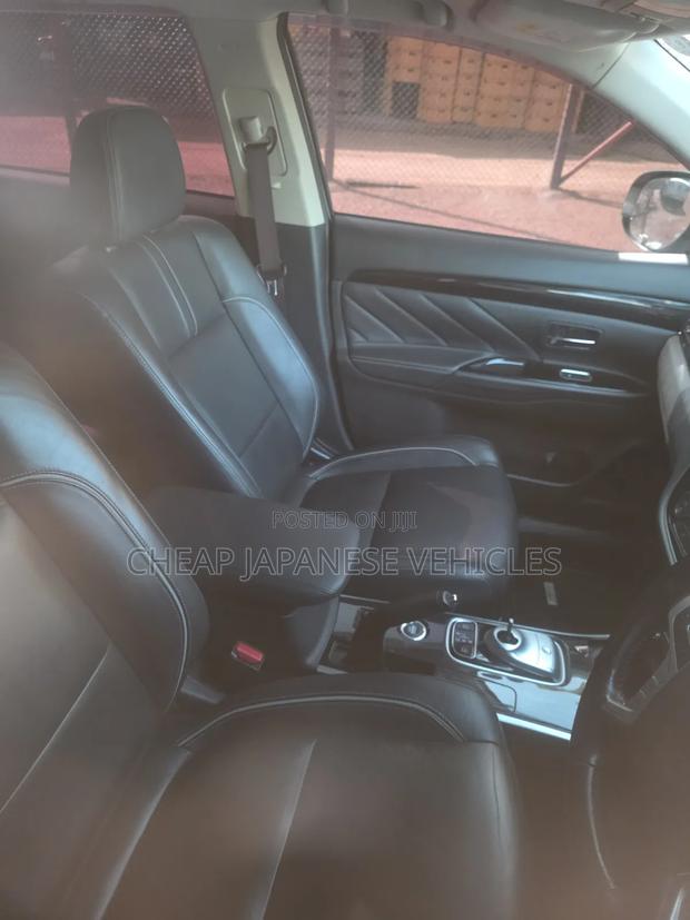 Mitsubishi Outlander 2.0 PHEV AWD 2016 Brown