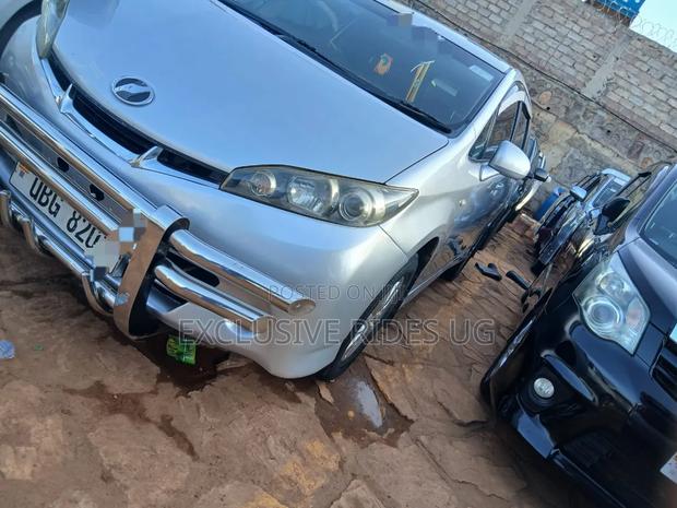 Toyota Wish 2010 Silver