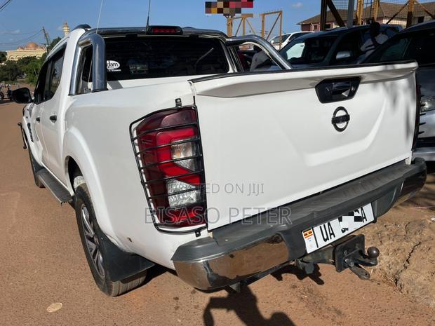 Nissan Navara 2016 White