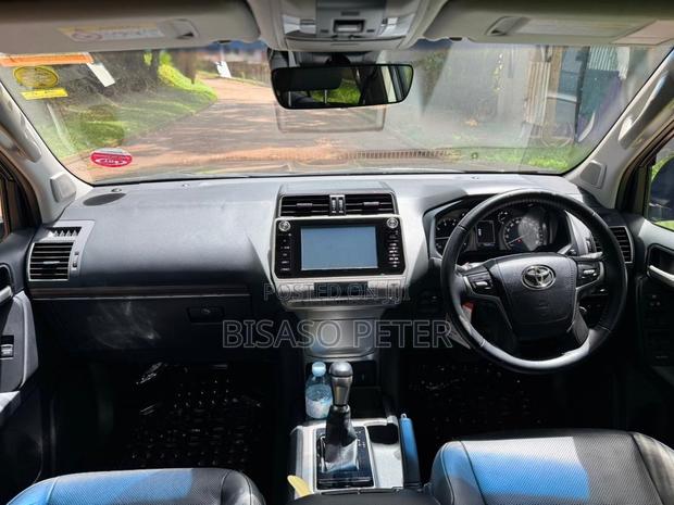 Toyota Land Cruiser Prado 2.7 2018 Black