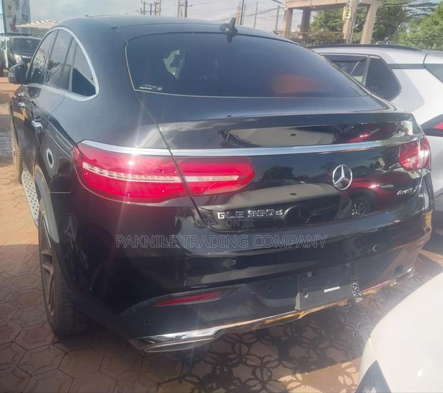Mercedes-Benz 350D 2015 Black