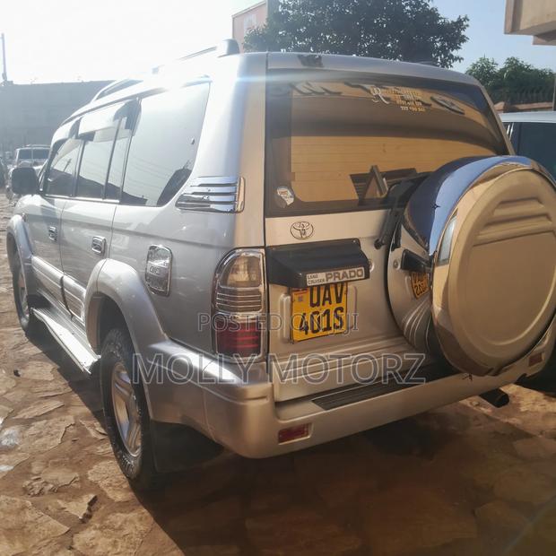 Toyota Land Cruiser 2006 Silver