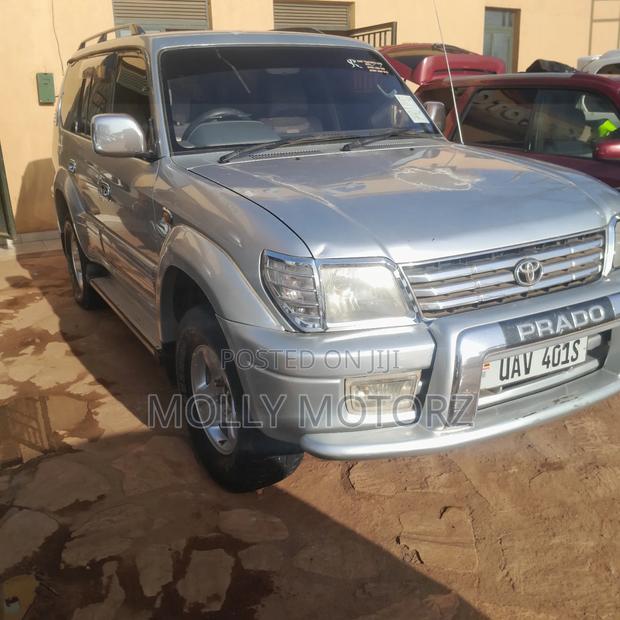 Toyota Land Cruiser 2006 Silver