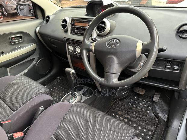 Toyota IST 2007 Silver