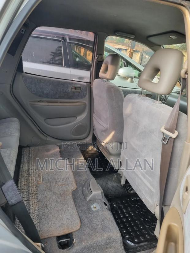 Toyota Corolla Spacio 2000 Silver
