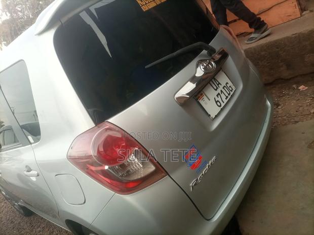 Toyota Ractis 1.5 AWD 2009 Silver